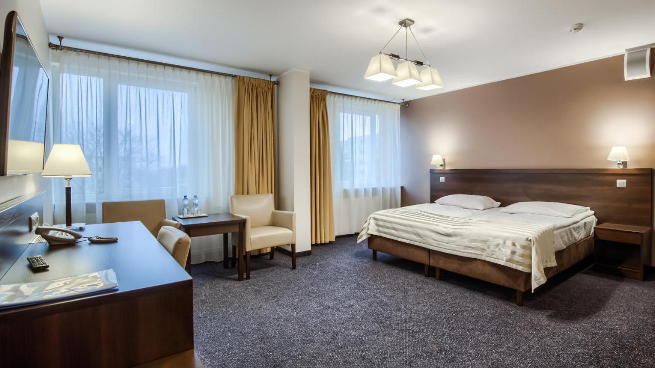Hotel Konin Konin  Eksteriør billede