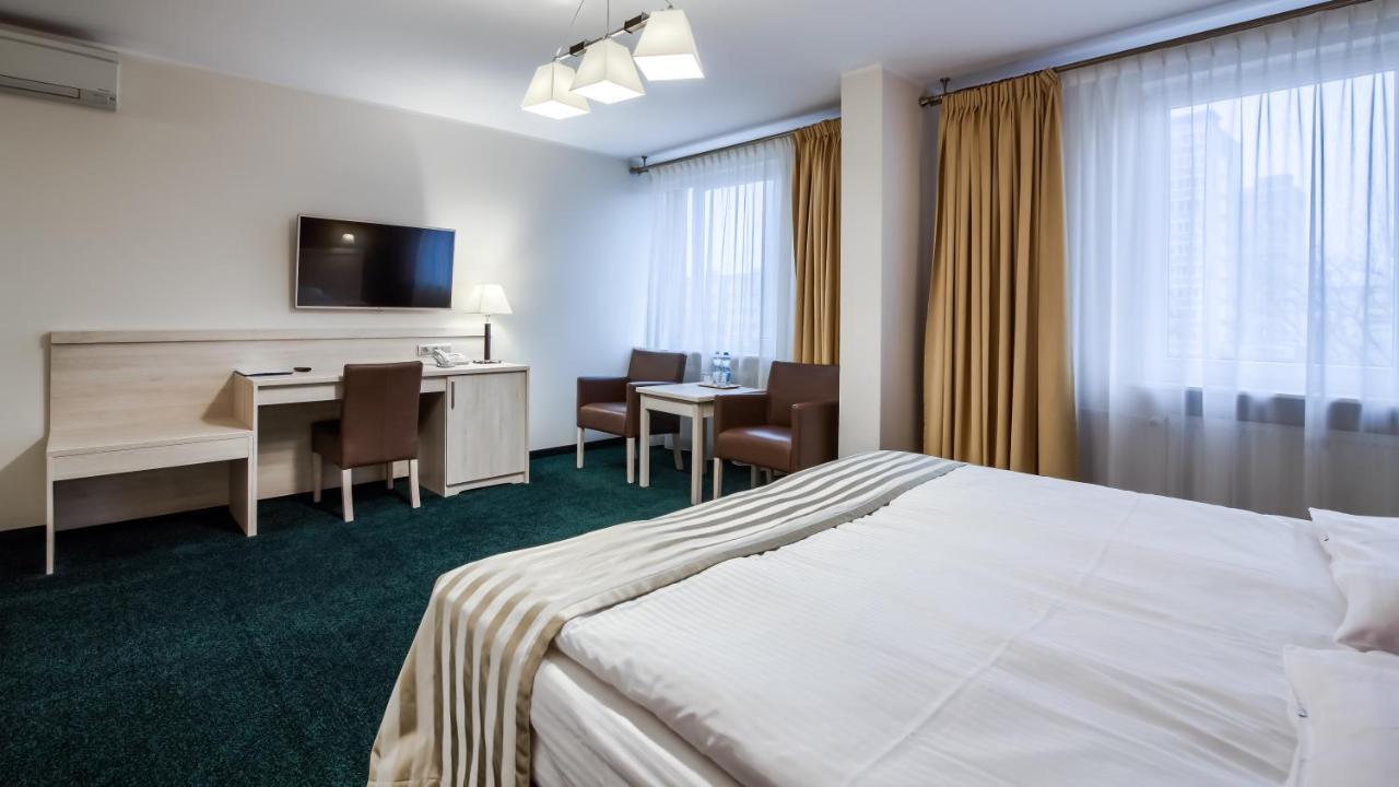 Hotel Konin Konin  Eksteriør billede